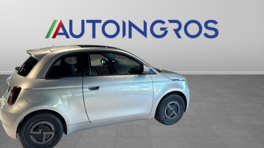 FIAT 500 Giorgio Armani 320 Berlina