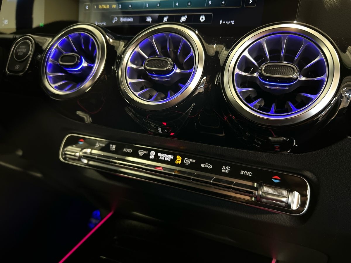 Mercedes GLA GLA 200 D Premium 8G-DCT - 14