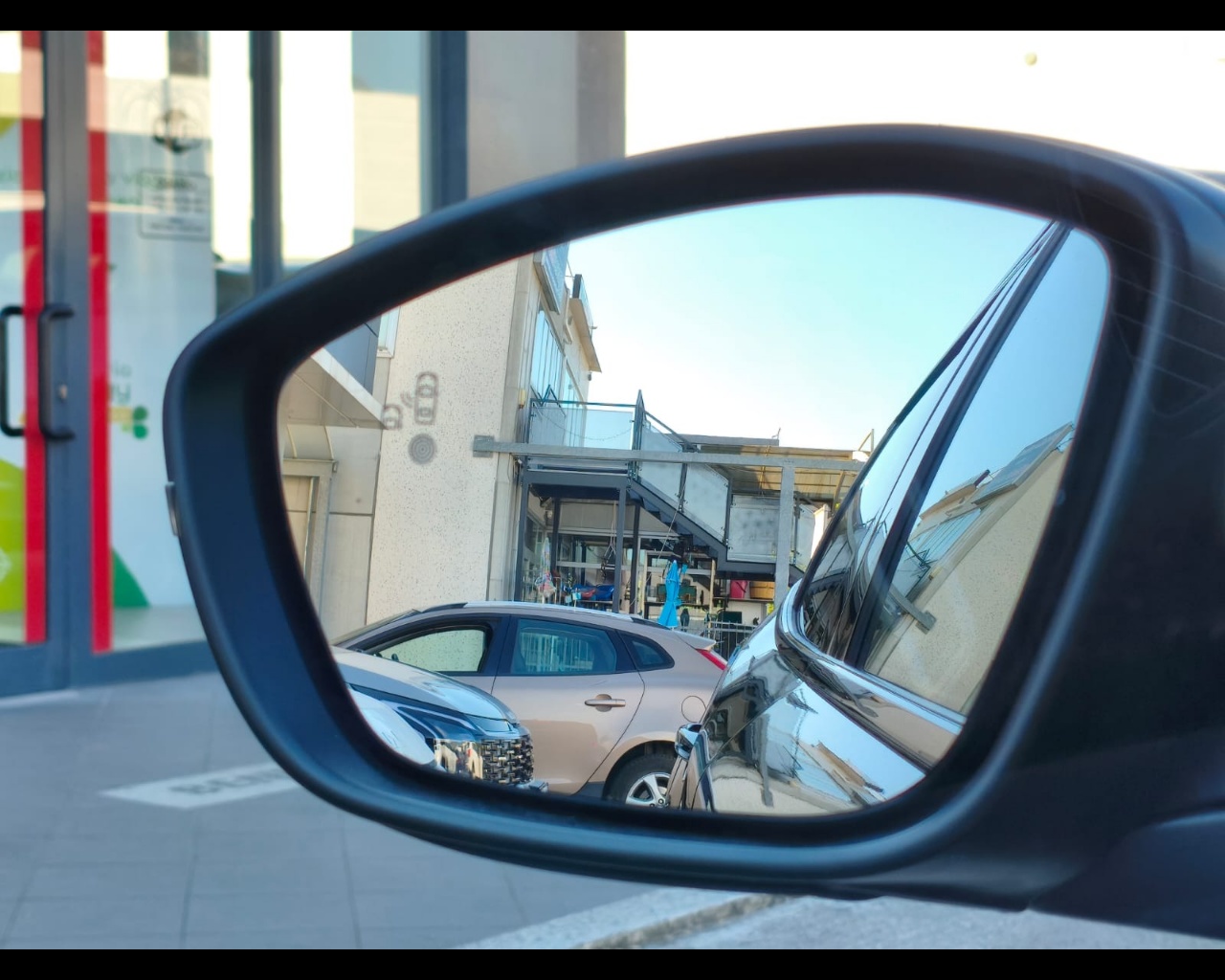 Foto PEUGEOT 2008 1.2 hybrid GT 136cv e-dcs6