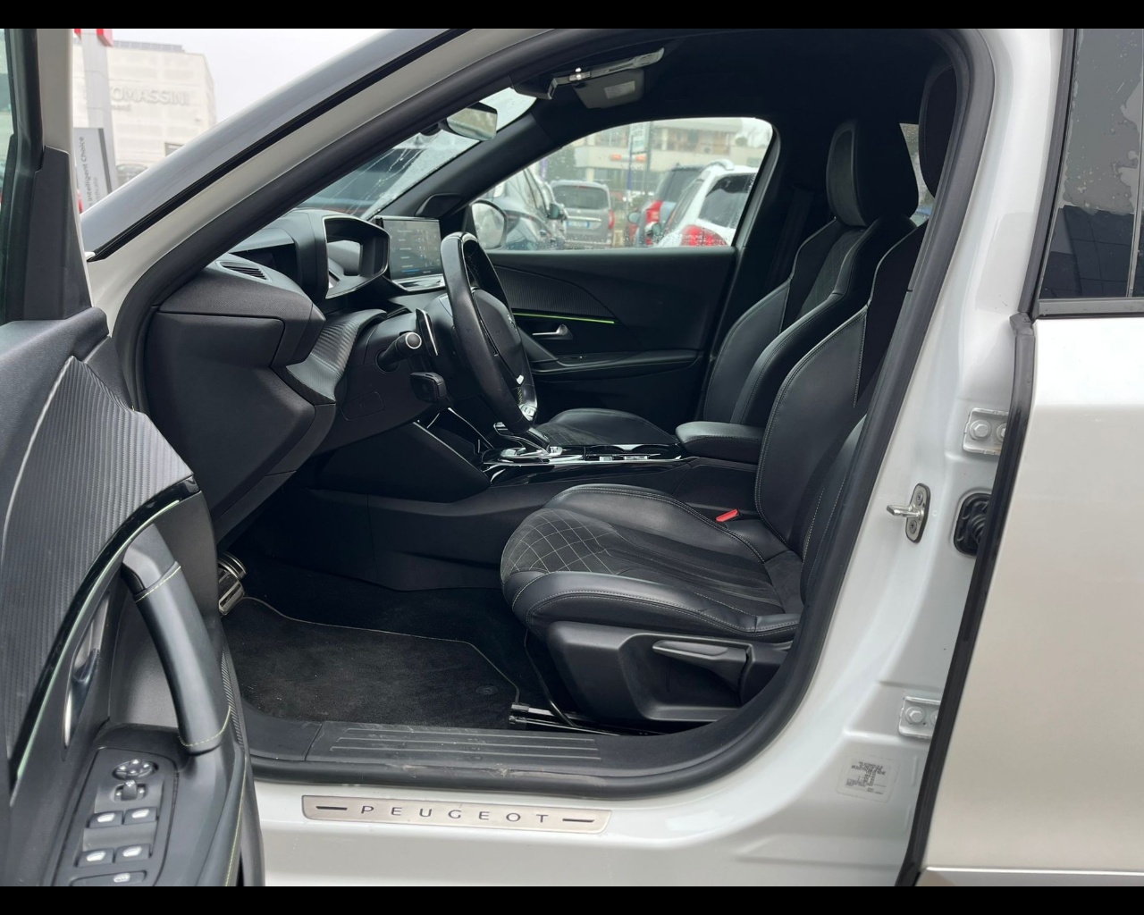 Foto PEUGEOT  2008 1.5 bluehdi GT Pack s&s 130cv eat8