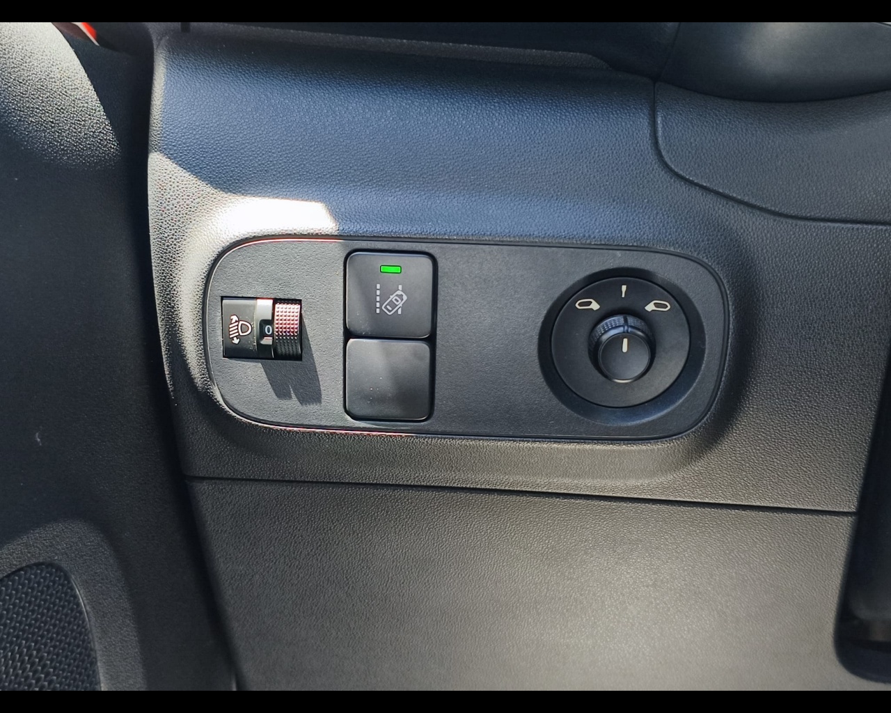 Foto CITROEN C3 1.2 puretech Shine 82cv