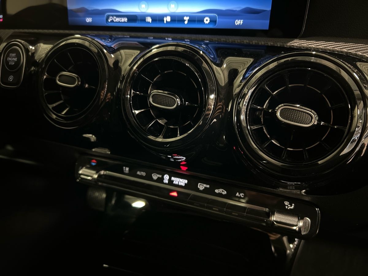 Mercedes  Classe A 180 D Advanced Speedshift DCT AMG 8G - 14