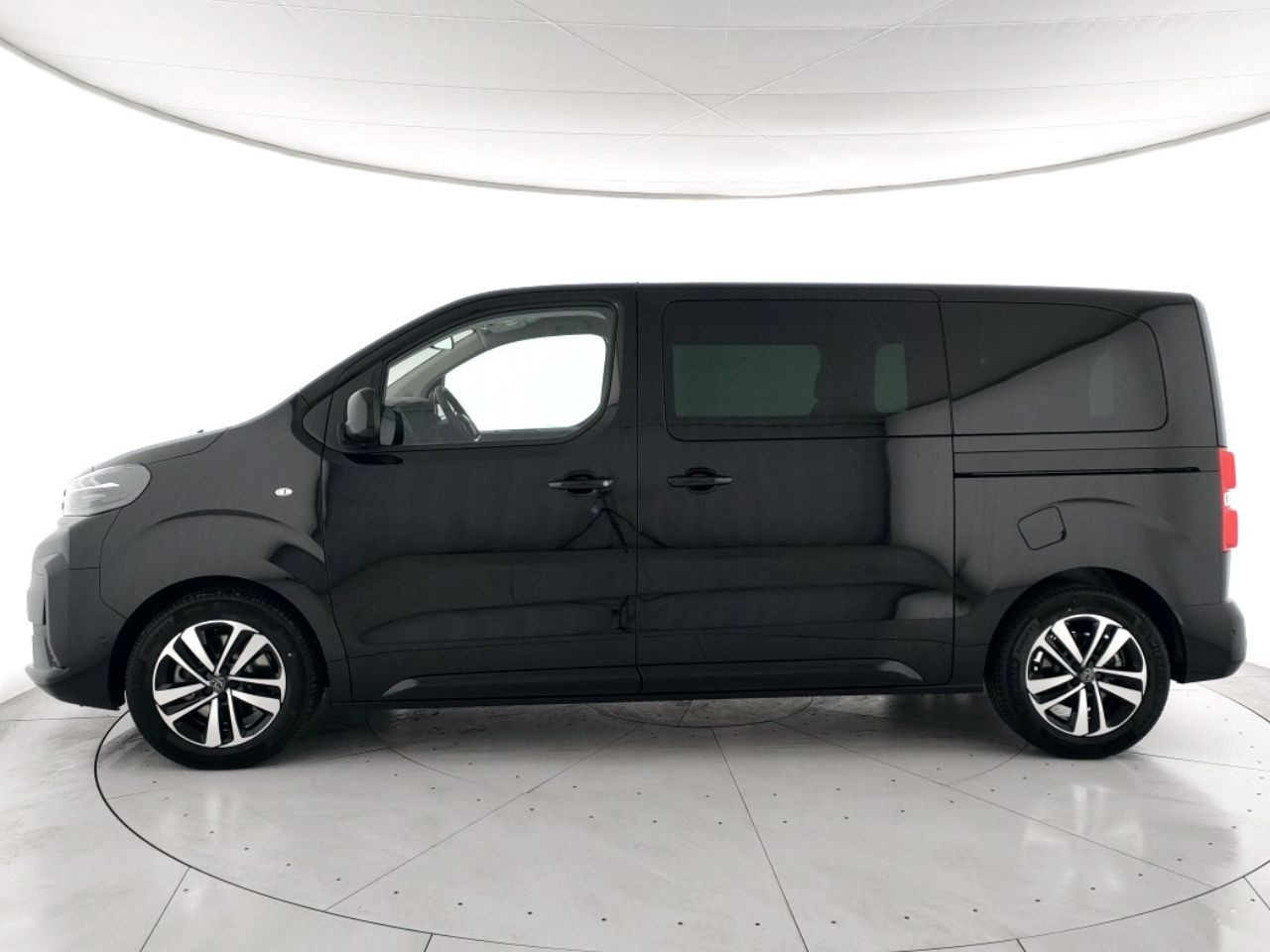 Peugeot Traveller Nuovo diesel Traveller Porto Mantovano