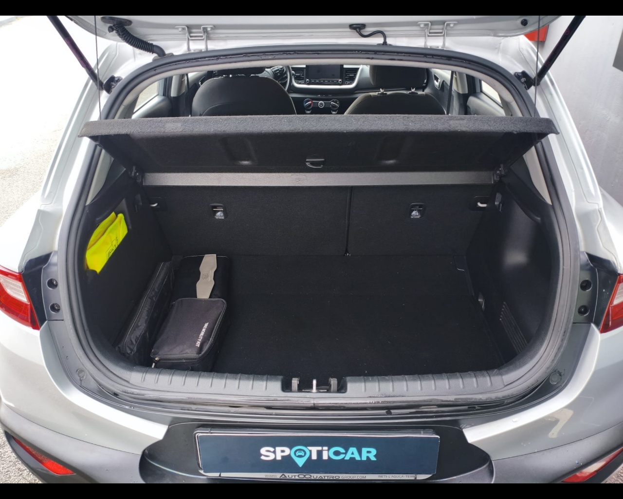 Foto KIA Stonic 1.0 t-gdi mhev Style 100cv mt