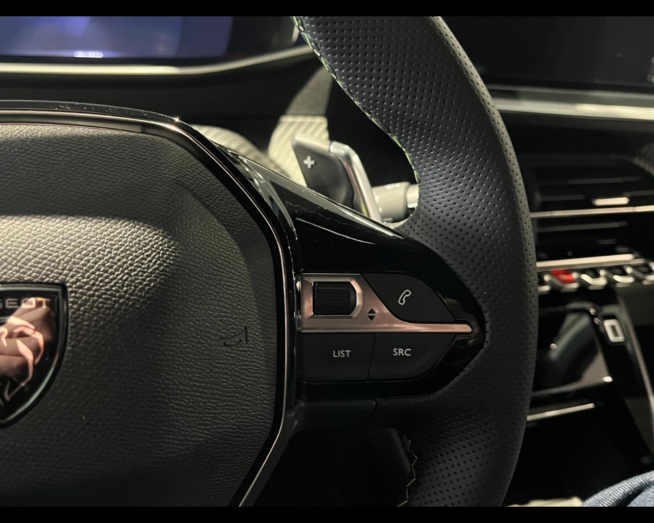 Foto PEUGEOT 208 1.2 hybrid GT 136cv e-dcs 6