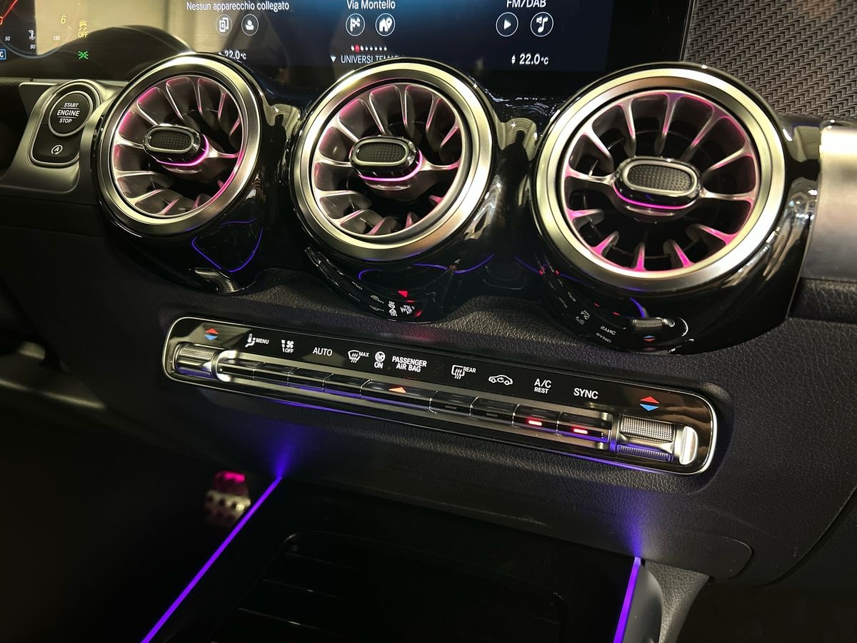 Mercedes GLB GLB 200 D Premium 4Matic 8G-DCT - 14