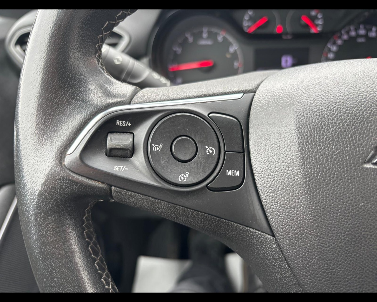 Foto OPEL Crossland 1.5 ecotec Edition 110cv