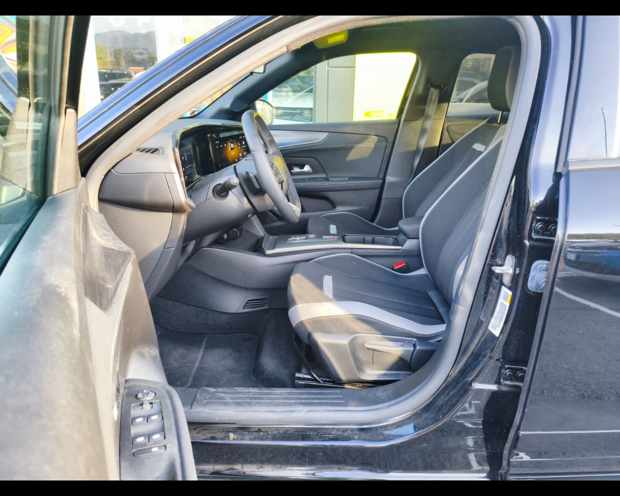 Foto OPEL Mokka 1.2 hybrid GS 145cv dct6