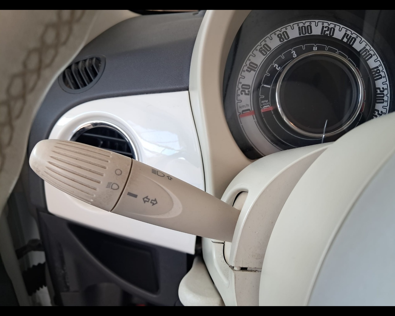 Foto FIAT 500 1.2 Lounge 69cv E6