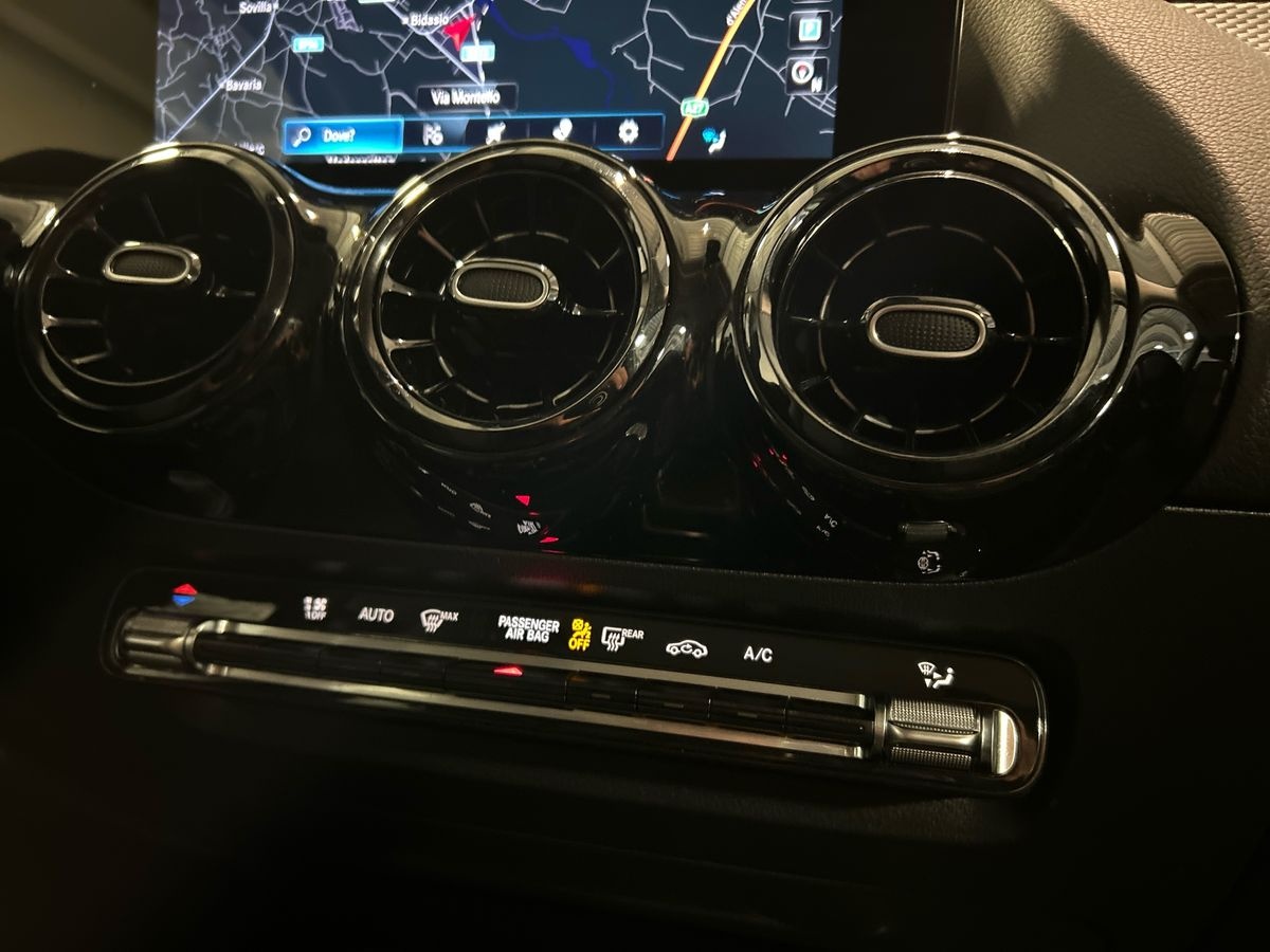 Mercedes GLA GLA 180 D Business Extra 8G-DCT - 14