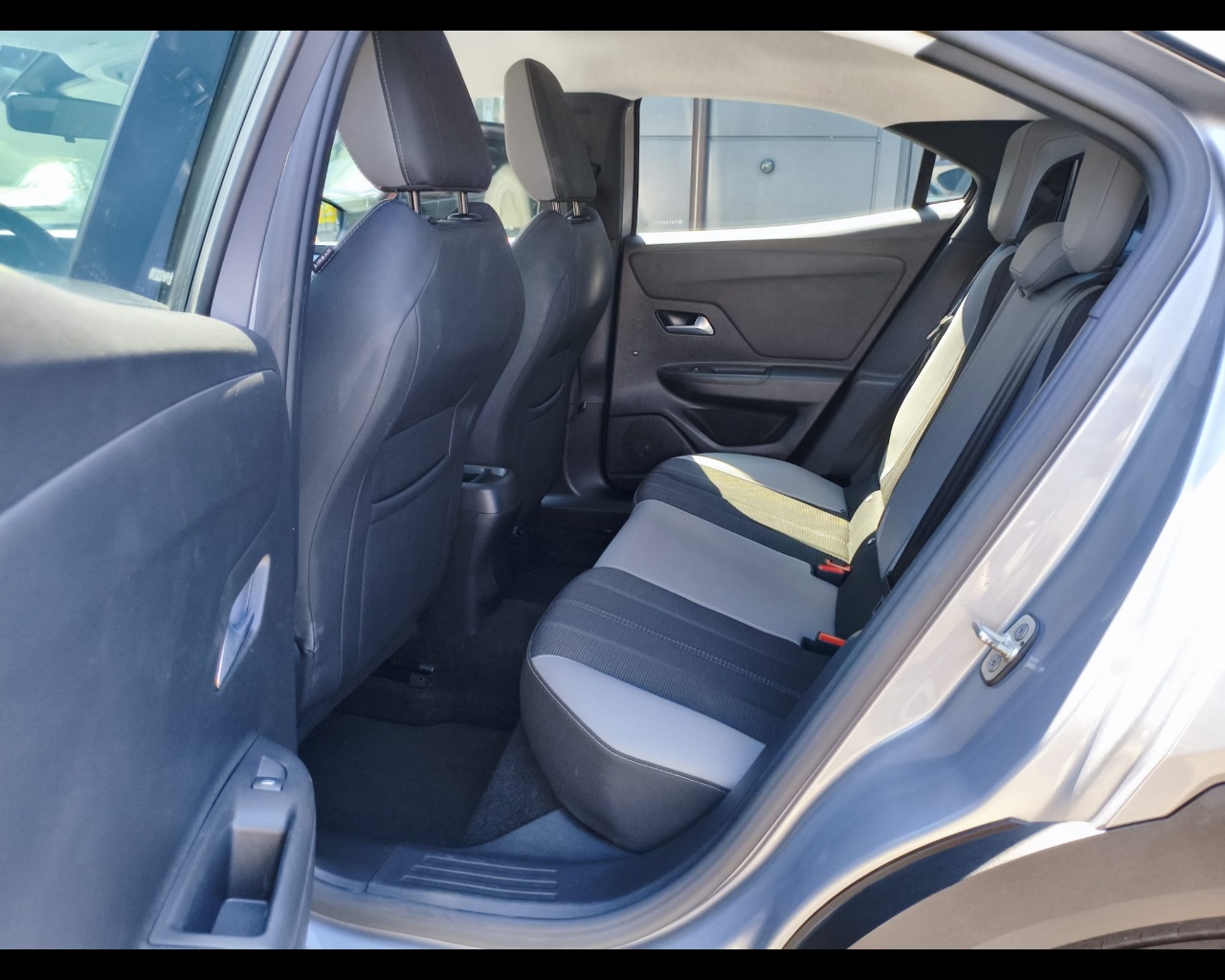 Foto OPEL Mokka 1.5 Edition s&s 110cv