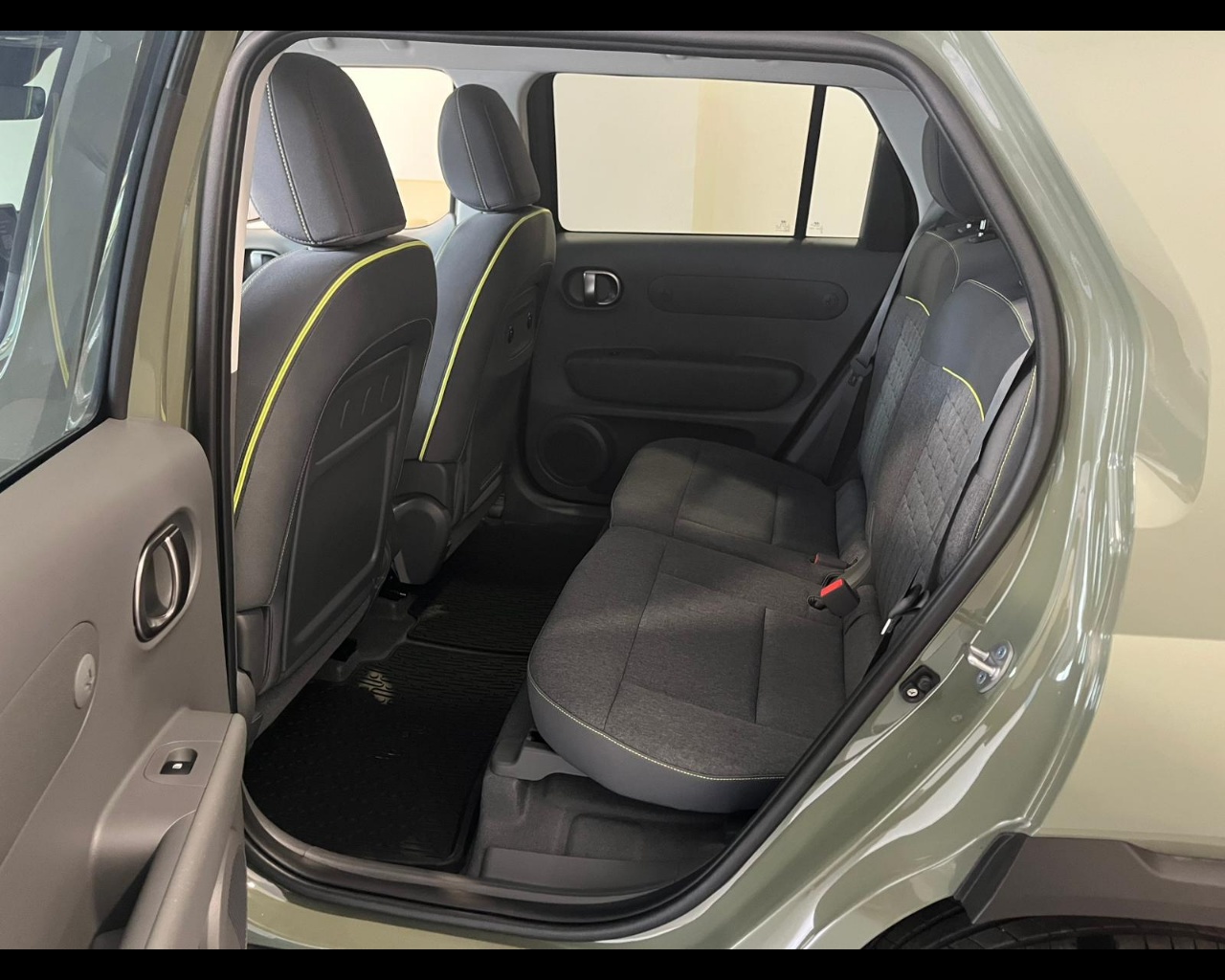 Foto HYUNDAI INSTER 49 KWH CROSS+PP