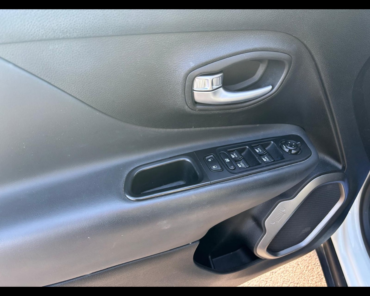 Foto JEEP Renegade 1.6 mjt Limited 2wd 120cv dct