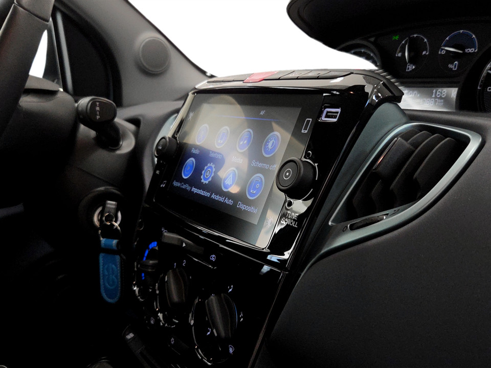 LANCIA Ypsilon 1.0 firefly hybrid Gold s&s 70cv 5p.ti Ibrida usato - 14