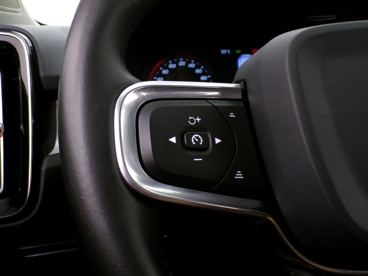 Volvo XC40 XC40 1.5 T3 Momentum Geartronic - 18