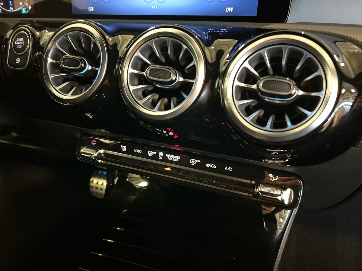 Mercedes Classe A Classe A 180 d Automatic AMG Line ADVANCED PLUS - 11