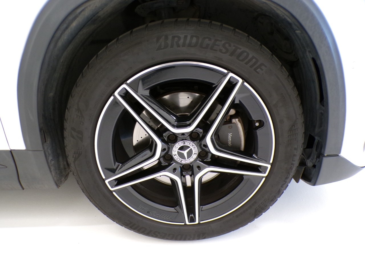 Mercedes GLA GLA 200 D Premium 8G-DCT - 4