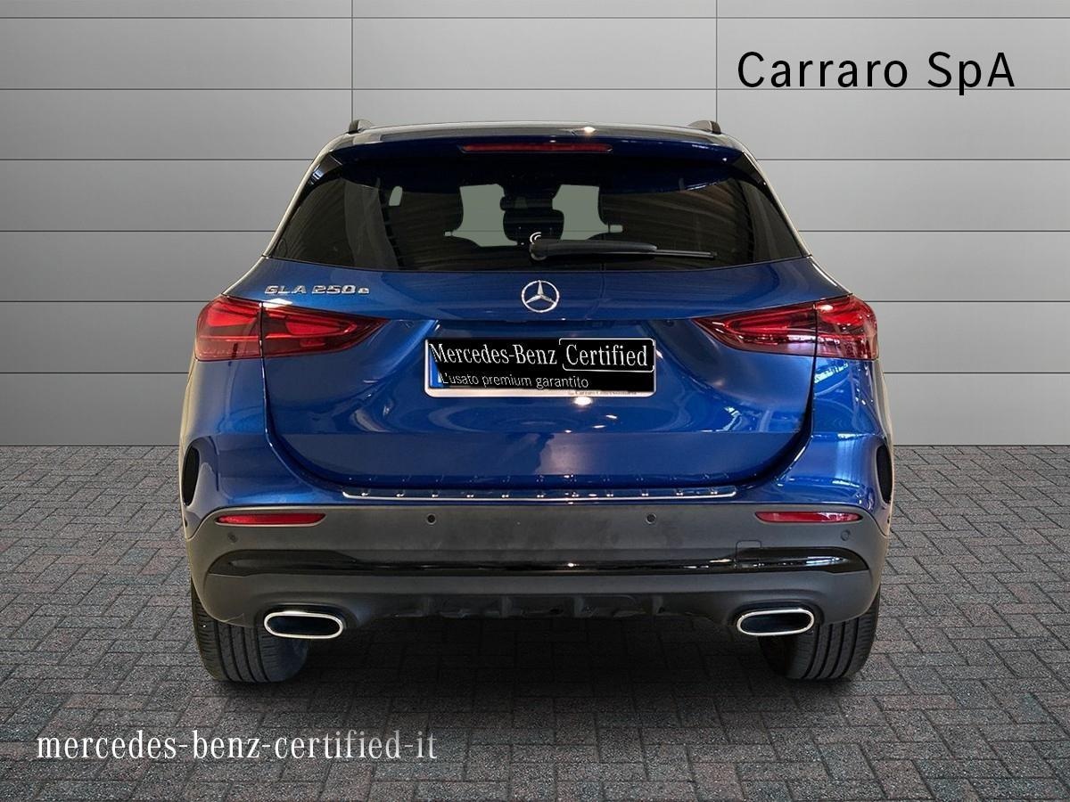 Mercedes  GLA 250 e Plug-In-Hybrid AMG Line Advanced Plus 8G-DCT - 4