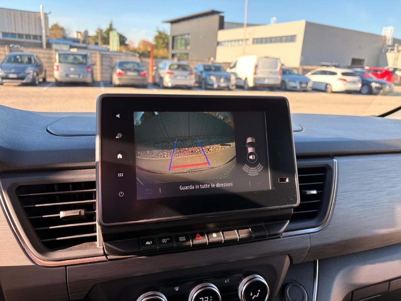 Renault Trafic IV trafic spaceclass 2.0 Blue dci 170cv L1H1 EDC - 17