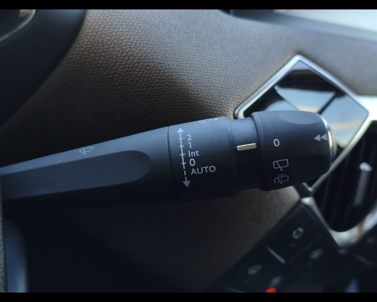 Foto DS DS3 Crossback 1.5 bluehdi So Chic 100cv