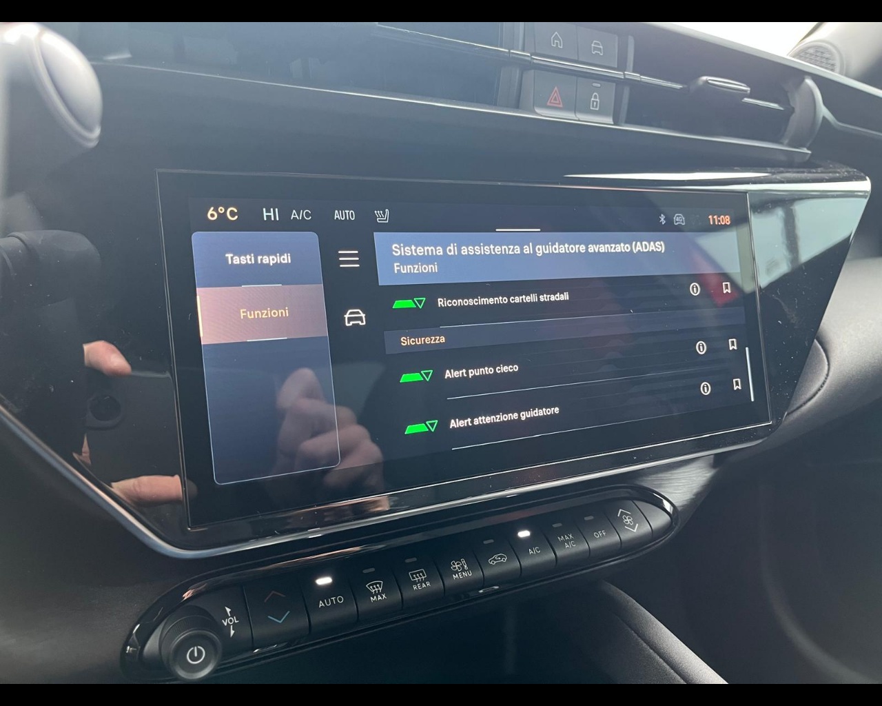 Foto ALFA ROMEO Junior Ibrida Ibrida Q4 1.2 136cv Hybrid Edct6