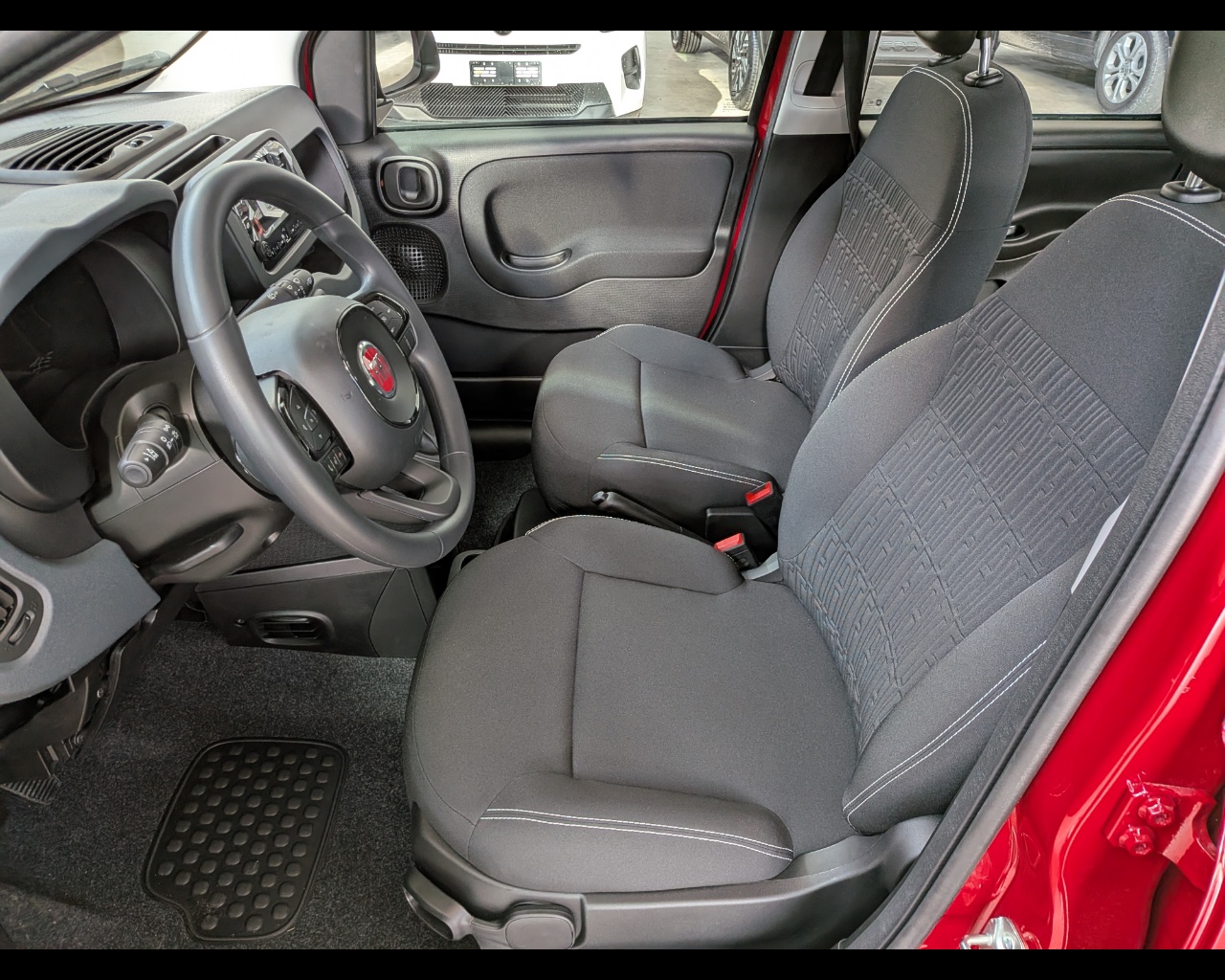 Foto FIAT Pandina 1.0 firefly hybrid Icon s&s 70cv 5p.ti