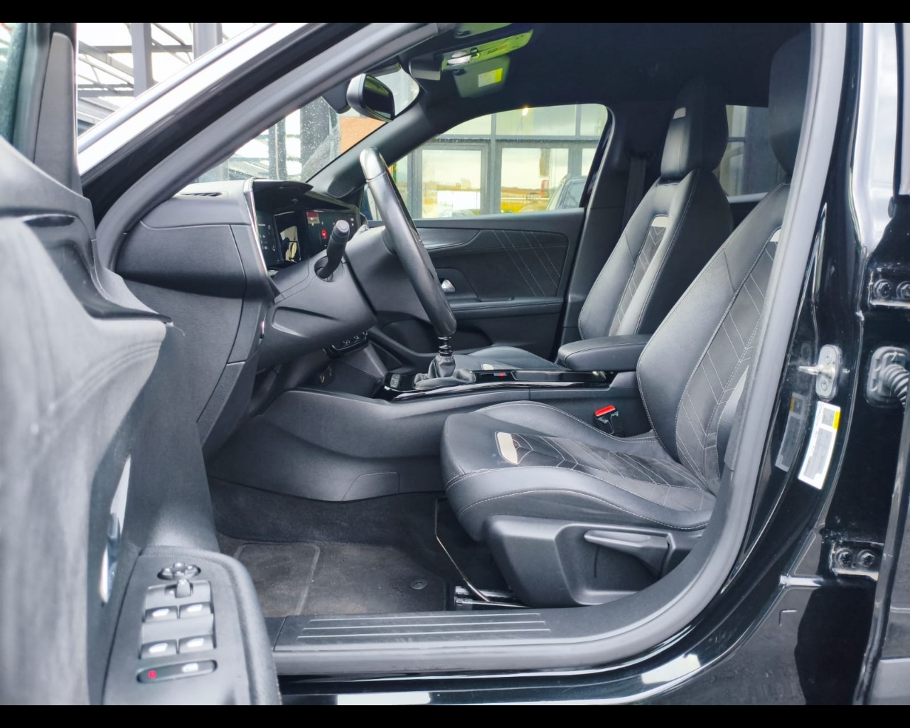 Foto OPEL Mokka 1.2 t Ultimate s&s 130cv