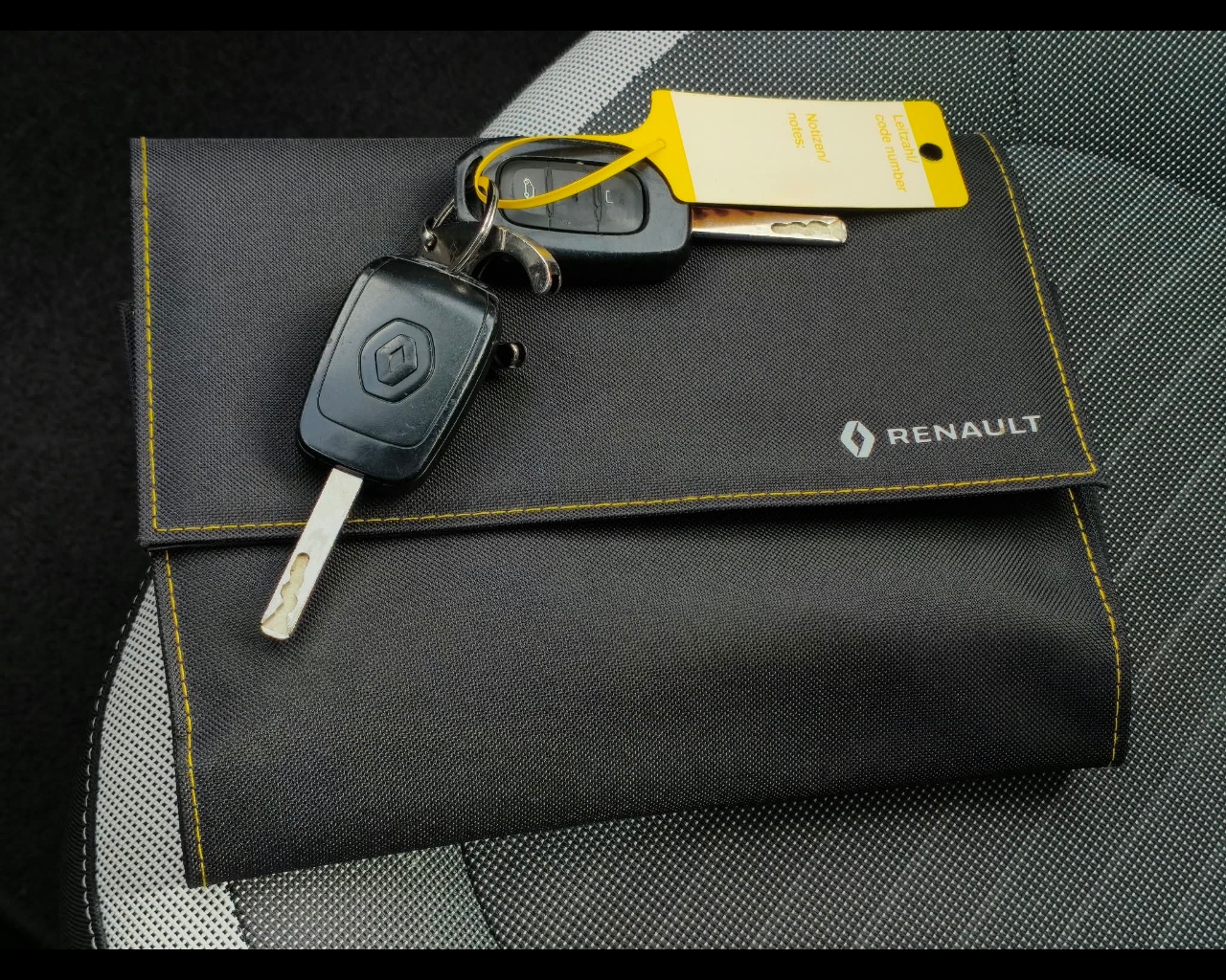 Foto RENAULT Twingo 1.0 sce Lovely2 s&s 69cv