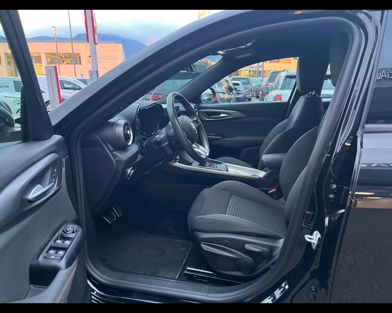 Foto ALFA ROMEO Tonale 1.6 Sprint 130cv tct6