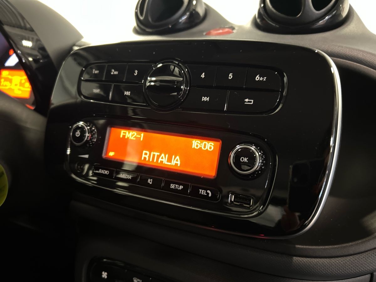 smart fortwo fortwo 4,6kW EQ Pure - 12