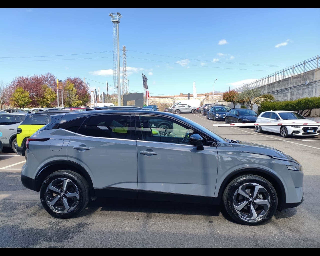 Foto NISSAN Qashqai 1.3 mhev N-Connecta 2wd 140cv