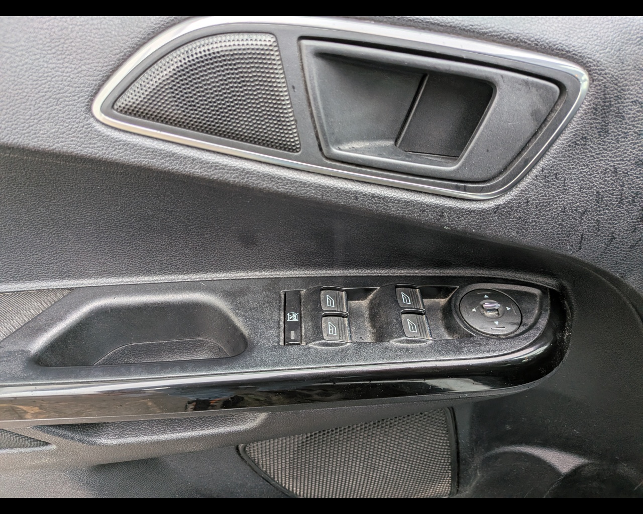 Foto FORD B-Max 1.5 tdci Titanium 75cv