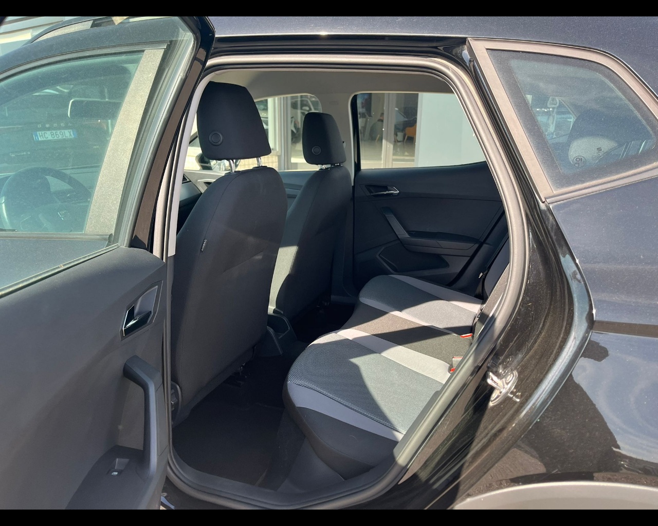 Foto SEAT Arona 1.0 tgi Black Edition 90cv