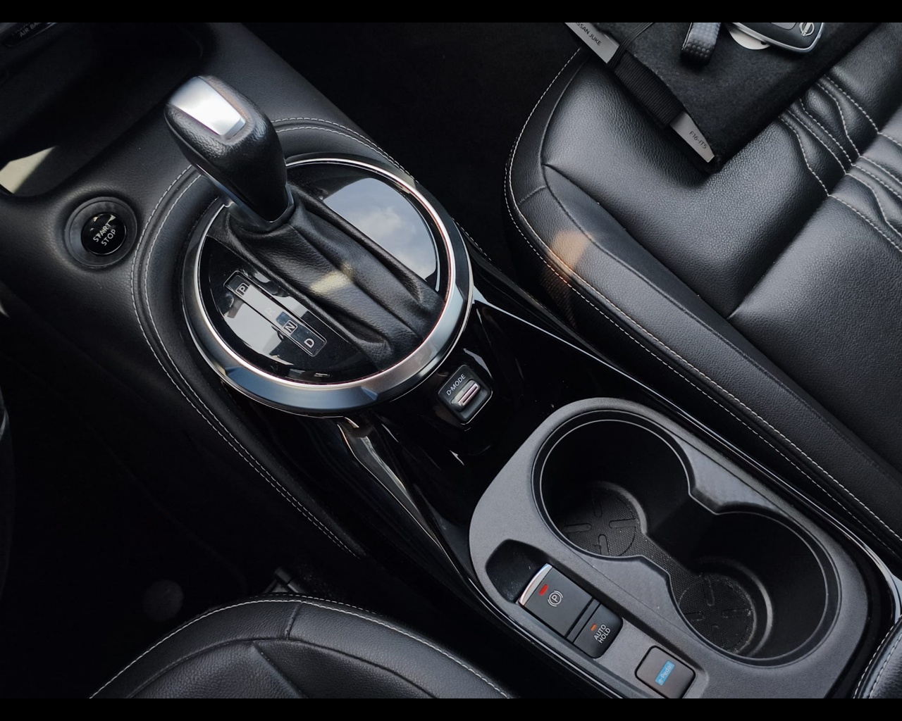 Foto NISSAN Juke 1.6 hev Premiere Edition