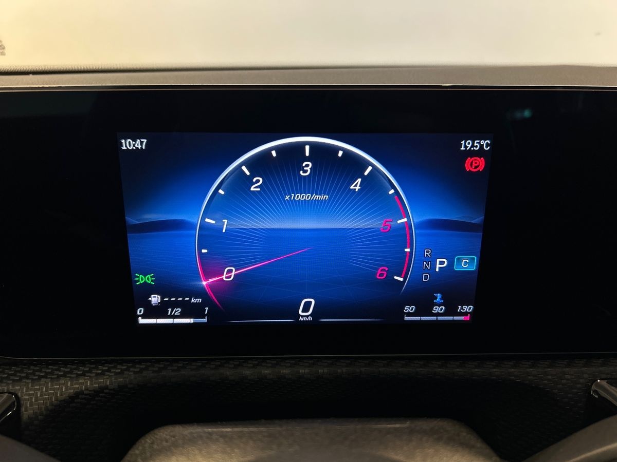 Mercedes  CLA Shooting Brake 180 D Advanced 8G-DCT - 13