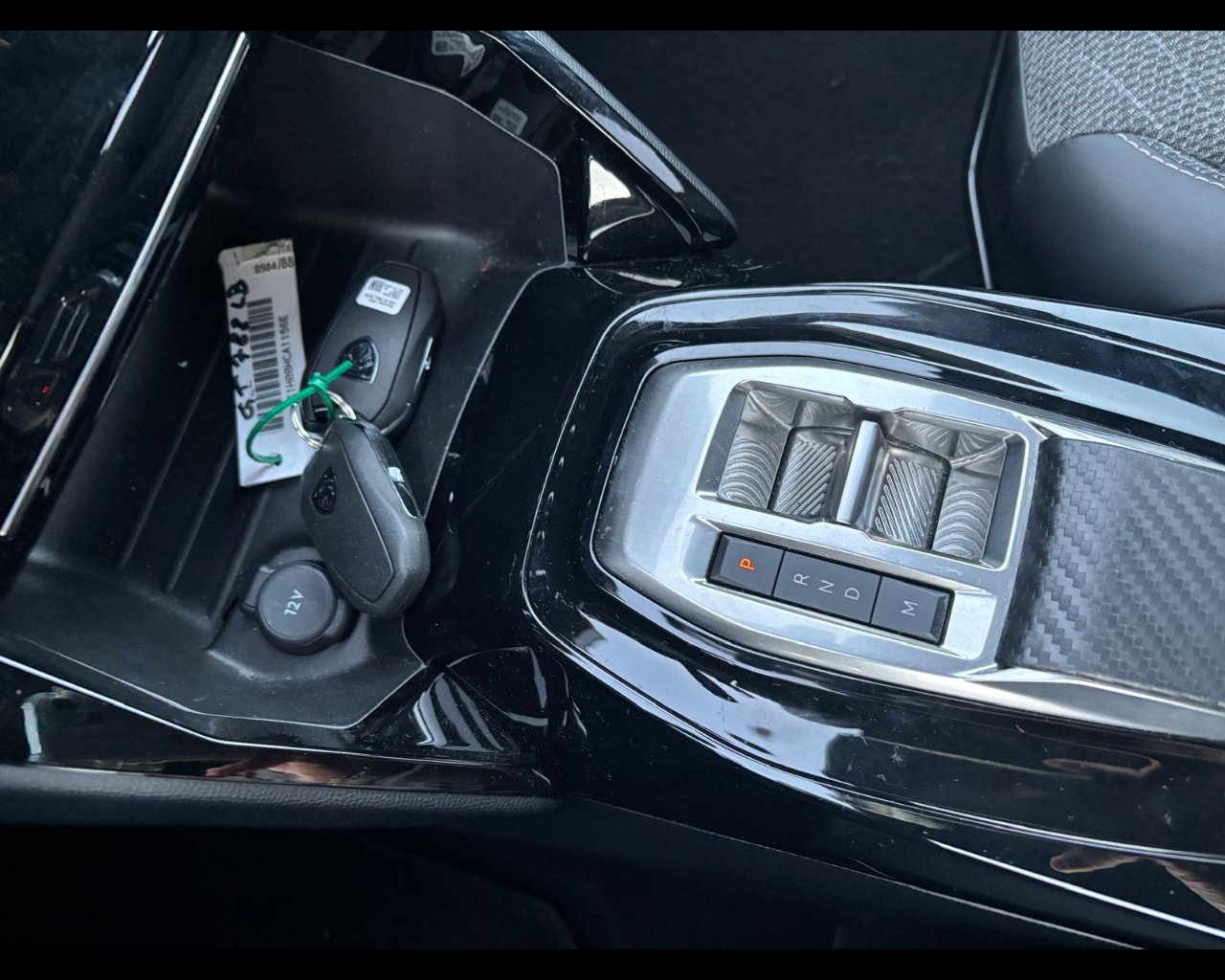 Foto PEUGEOT 2008 1.2 puretech Allure s&s 130cv eat8