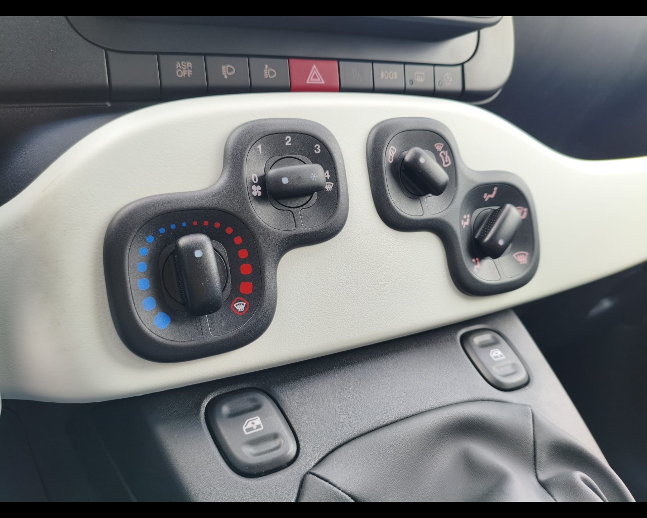 Foto FIAT Pandina Cross 1.0 firefly hybrid s&s 70cv