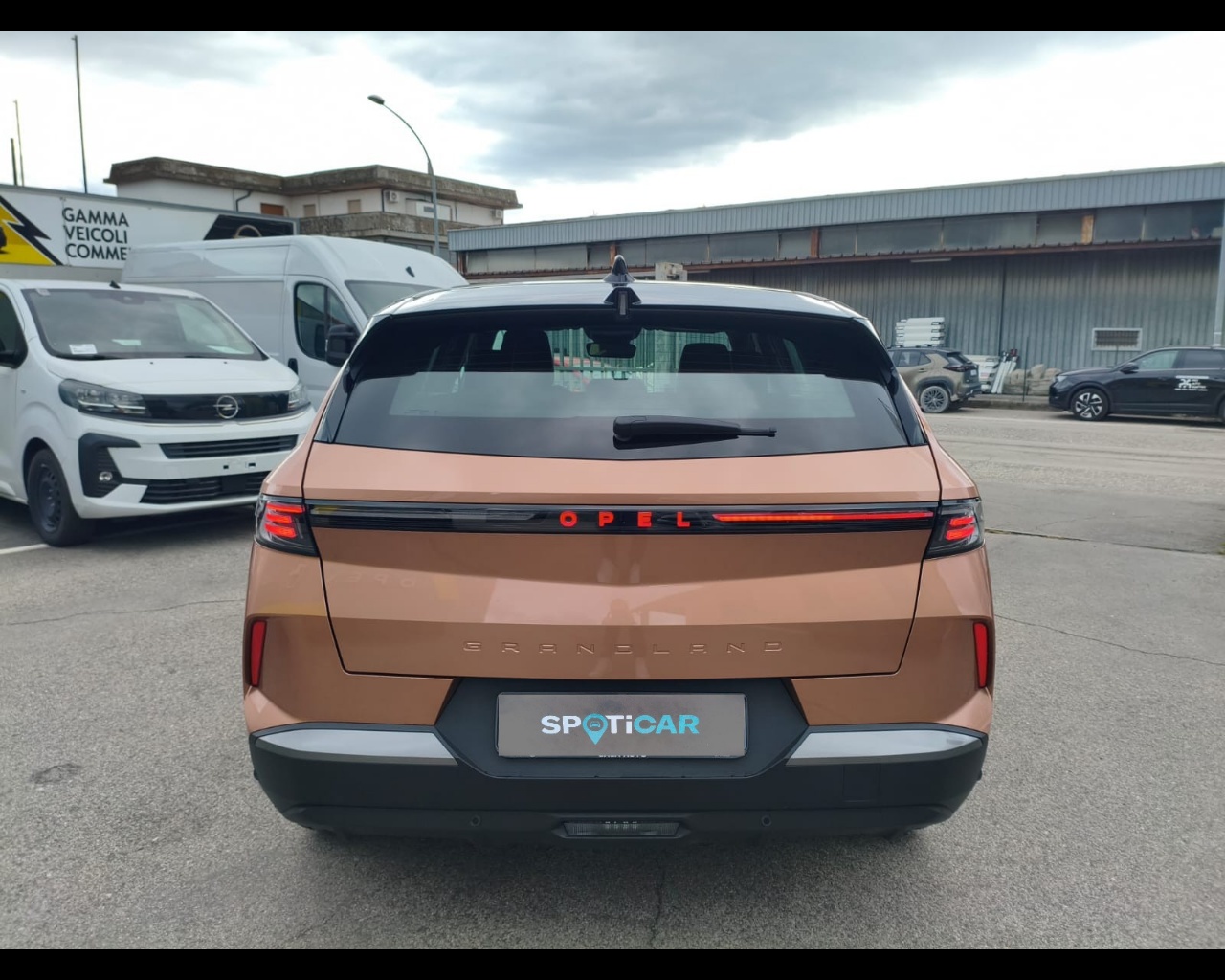 Foto OPEL Grandland 1.2 hybrid Edition 136cv e-dcs6