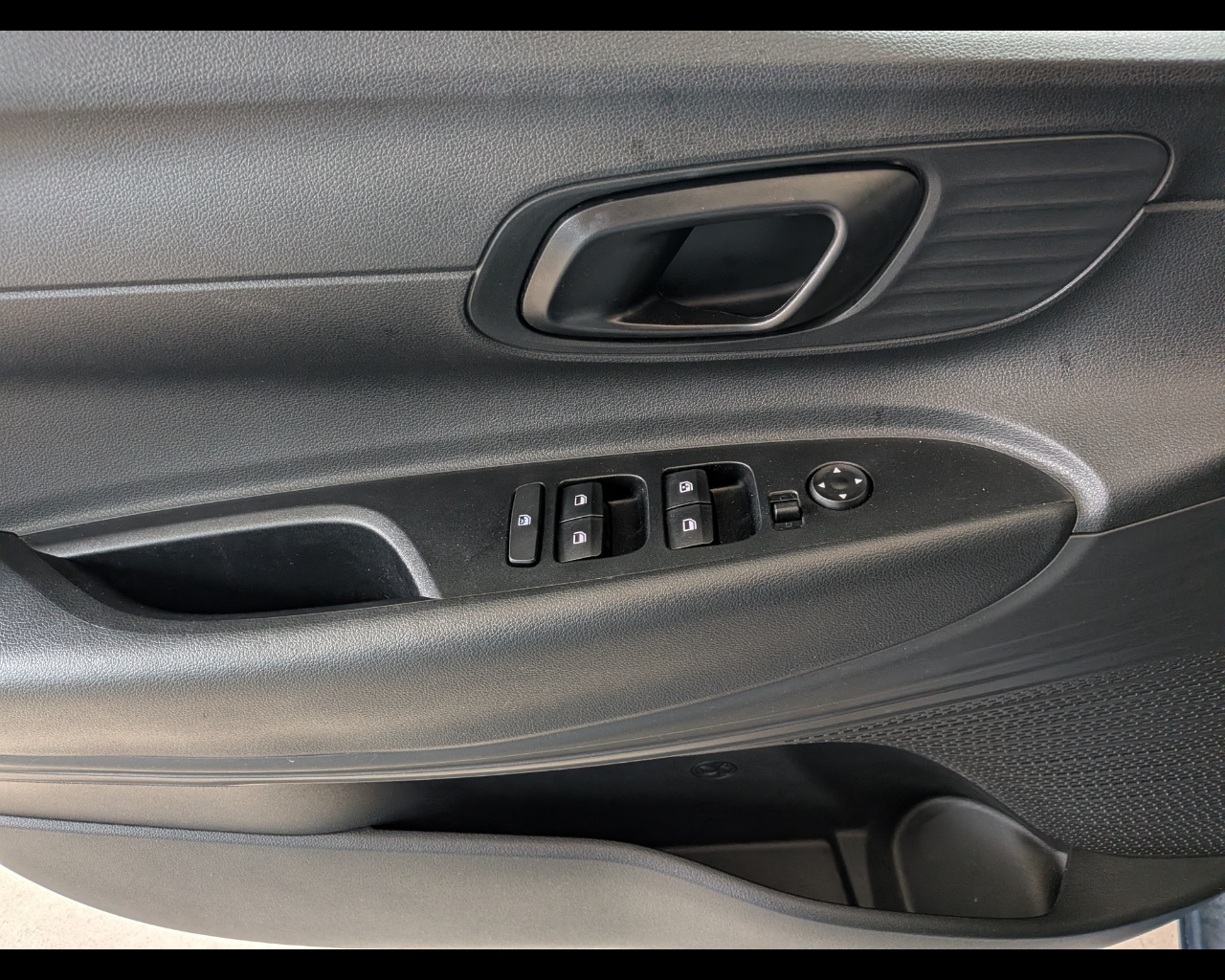 Foto HYUNDAI I20 PE MY25 1.0T MT CONNECTLINE