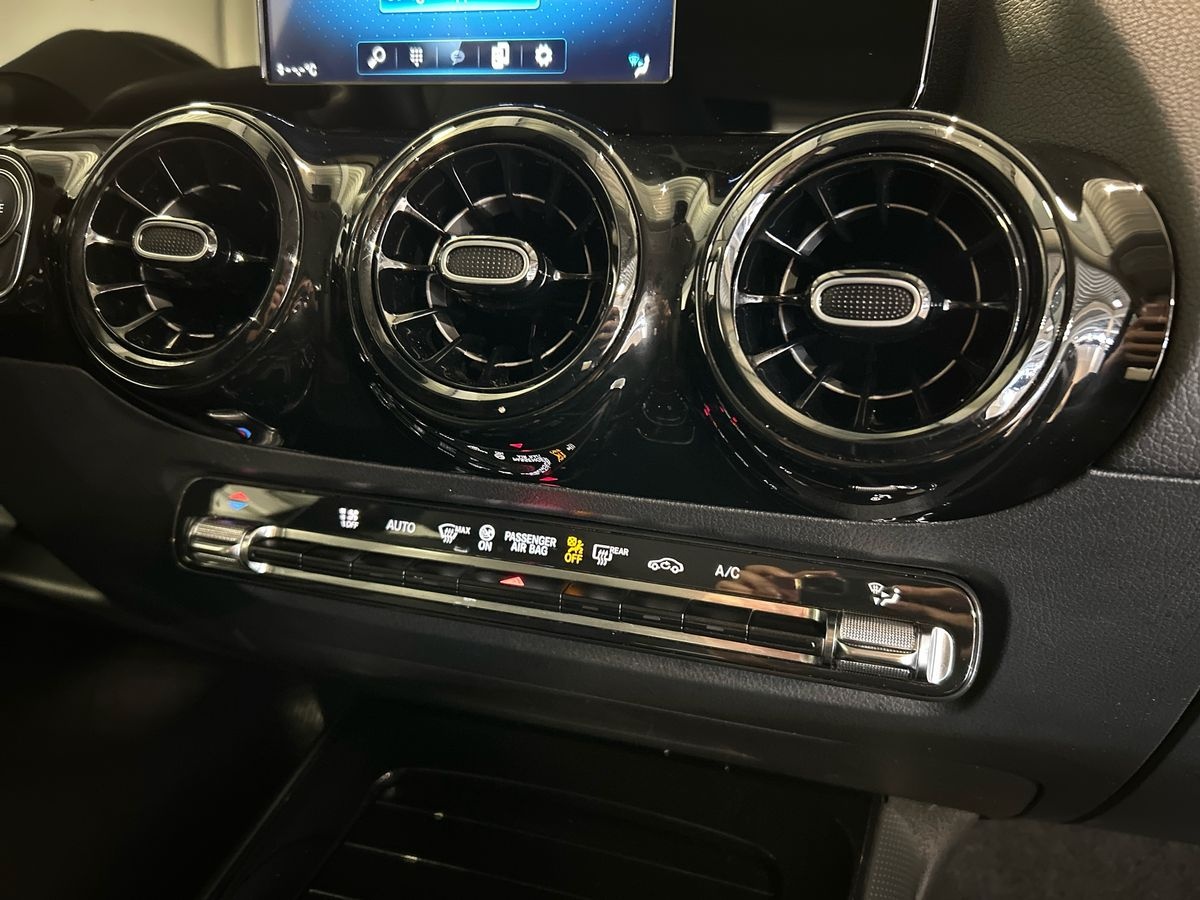 Mercedes GLA GLA 180 D Executive 8G-DCT - 14