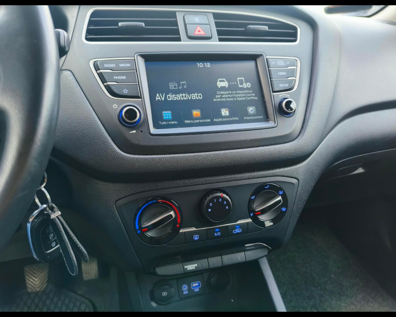 Foto HYUNDAI i20 5p 1.2 mpi Connectline 75cv Gpl