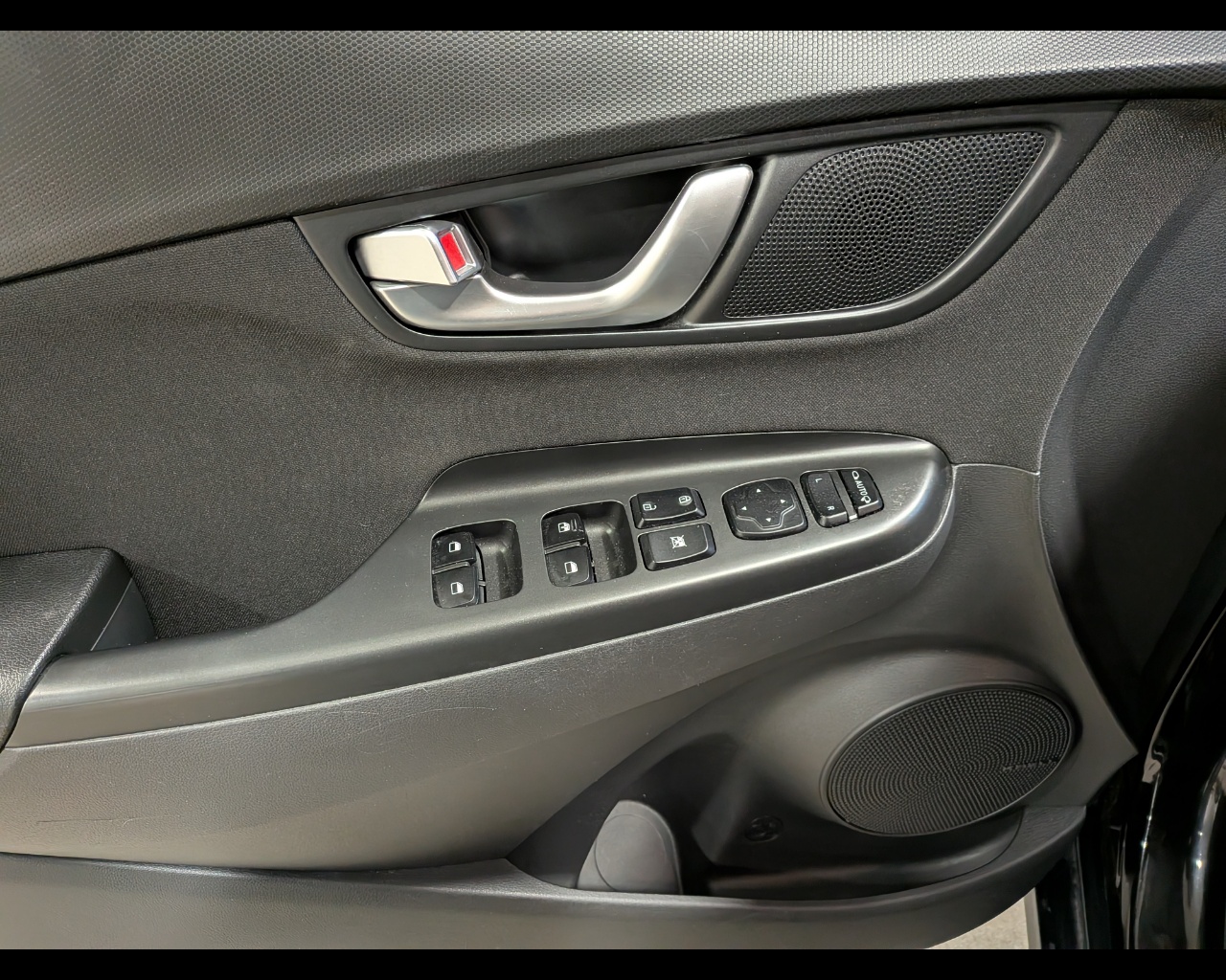 Foto HYUNDAI Kona 1.6 gdi hev Xline Safety Pack 2wd 141cv dct