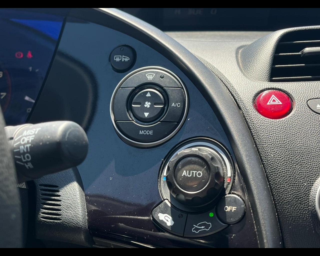 Foto HONDA Civic 5p 1.4 i-dsi Elegance LE (sport)