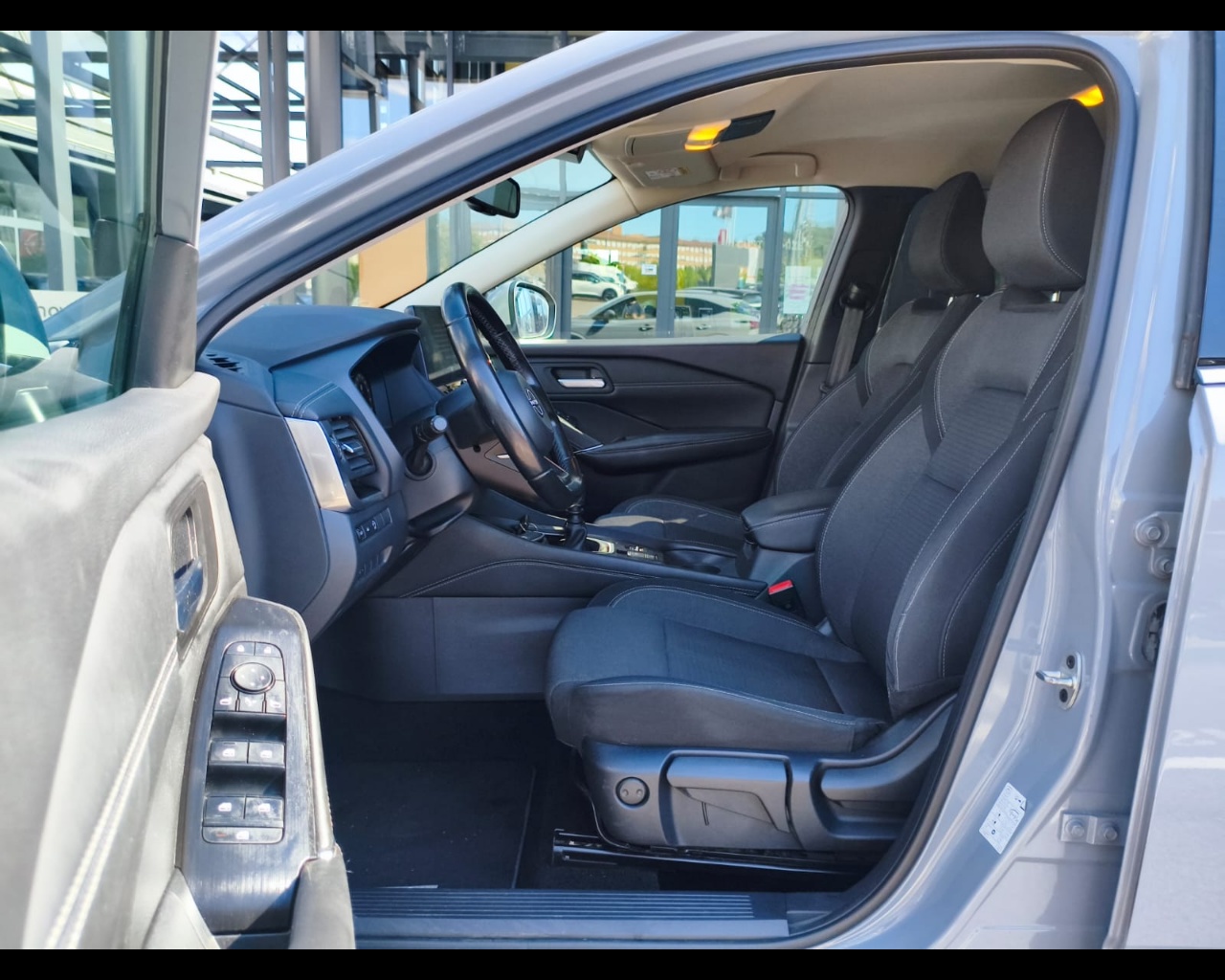 Foto NISSAN Qashqai 1.3 mhev N-Connecta 2wd 140cv