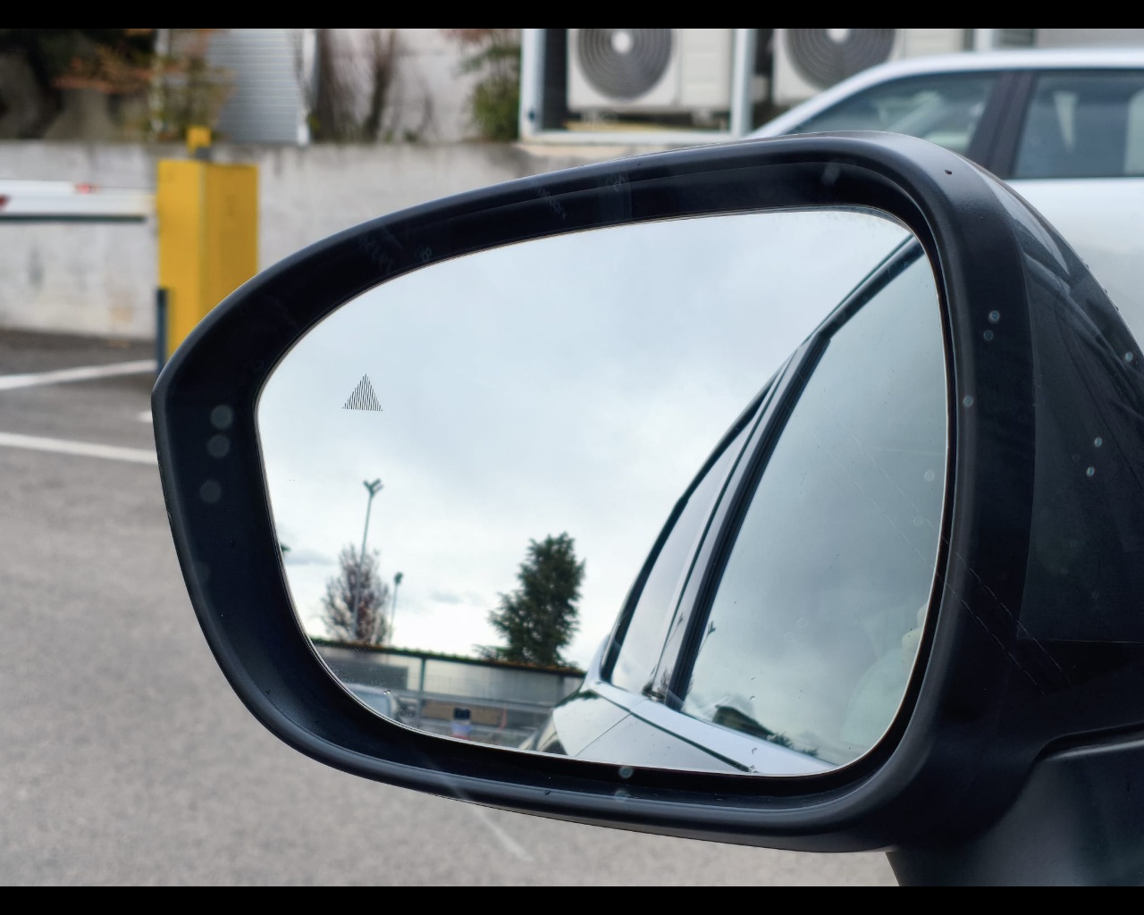 Foto NISSAN Qashqai 1.3 mhev N-Connecta 2wd 140cv