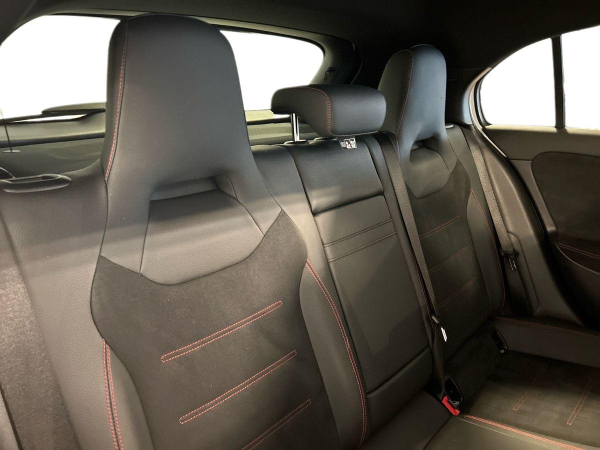 Mercedes  Classe A 180 D Advanced Plus AMG Line 8G-DCT - 16