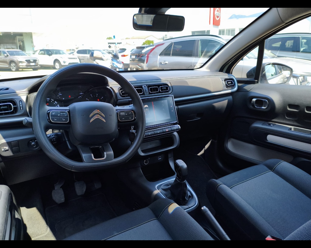 Foto CITROEN C3 1.2 puretech C-Series s&s 83cv neopatentati