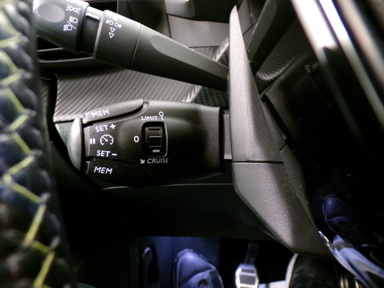 Peugeot 2008 2008 1.2 PureTech 130cv GT Line - 16