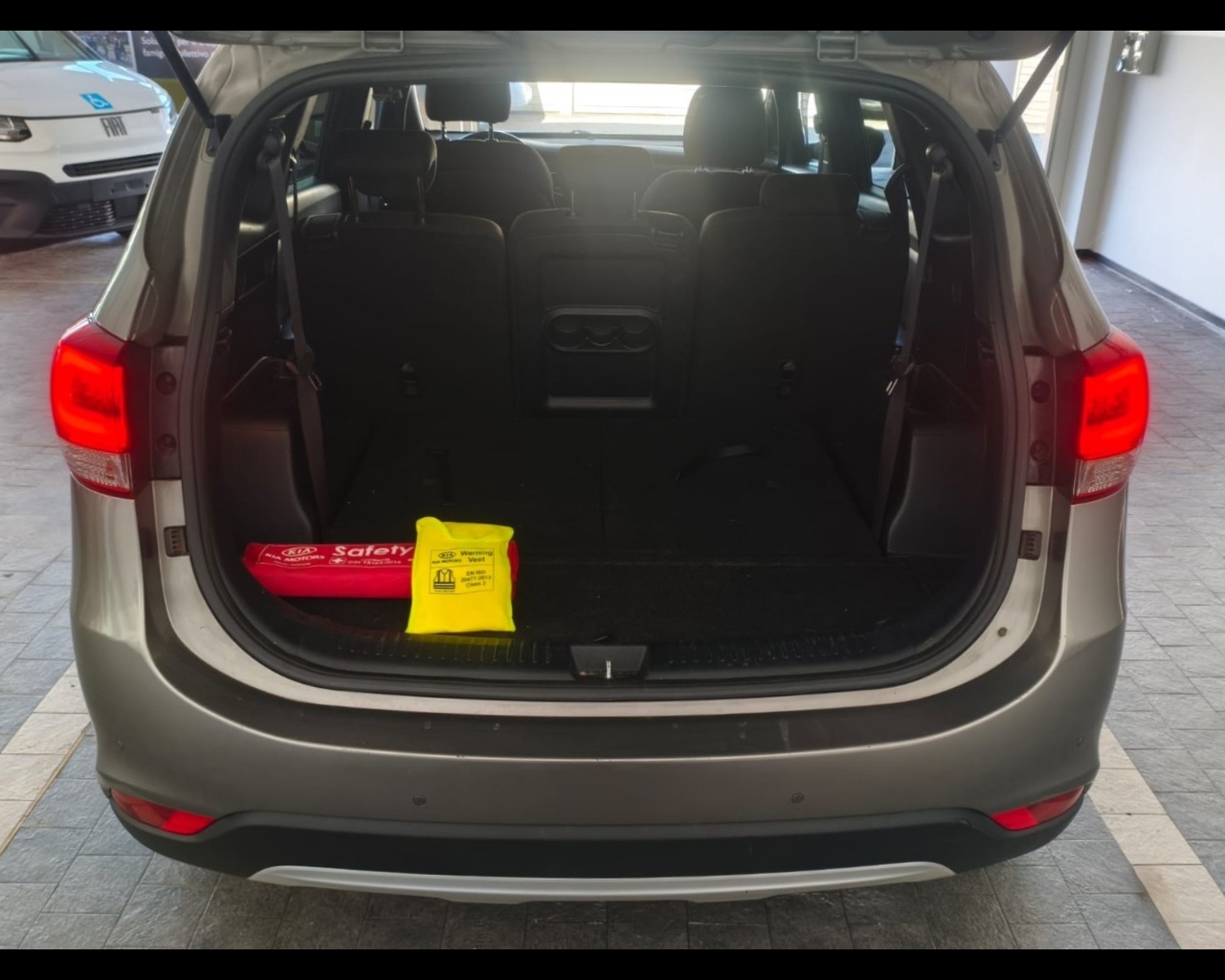 Foto KIA Carens 1.7 crdi Class Techno Pack 115cv 7p.ti
