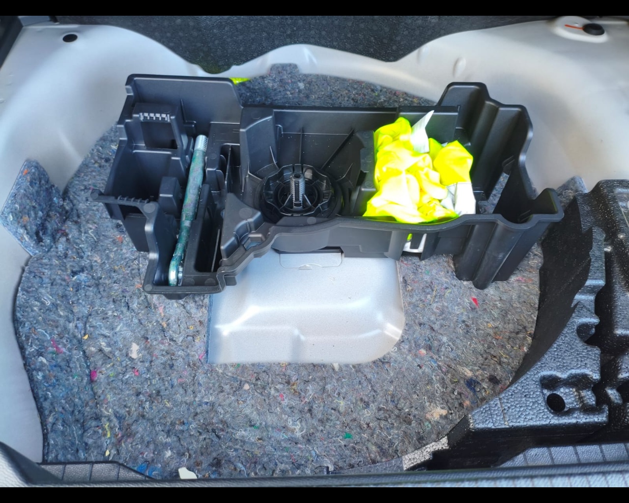 Foto PEUGEOT 2008 1.2 puretech Allure Pack s&s 100cv